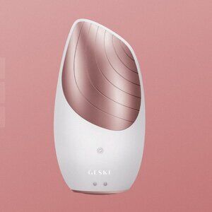 NEW Geske Sonic Thermo Facial Brush 6 in 1 SmartAppGuided Tool